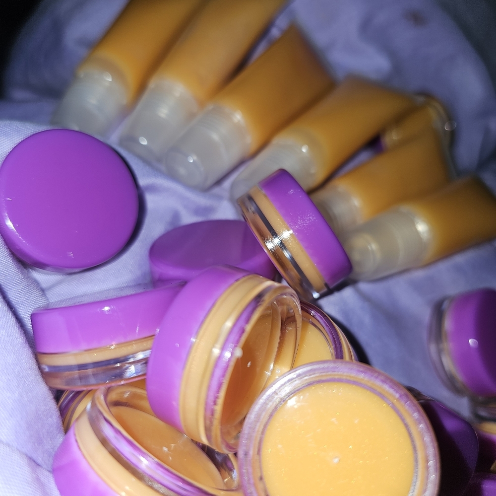 Handmade organic mango pomagranite lip butter